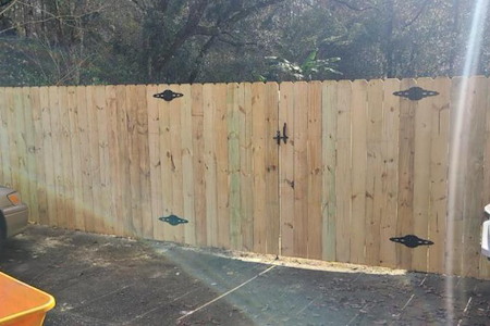 Emergency Gate Repair in Gulfport MS: How to Fix Sagging or Sticking Gates Fast Thumbnail