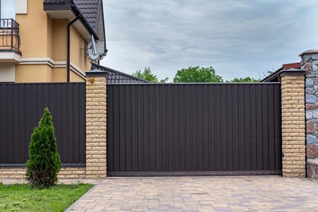 The Importance of Professional Fence Installation for Lasting Curb Appeal
