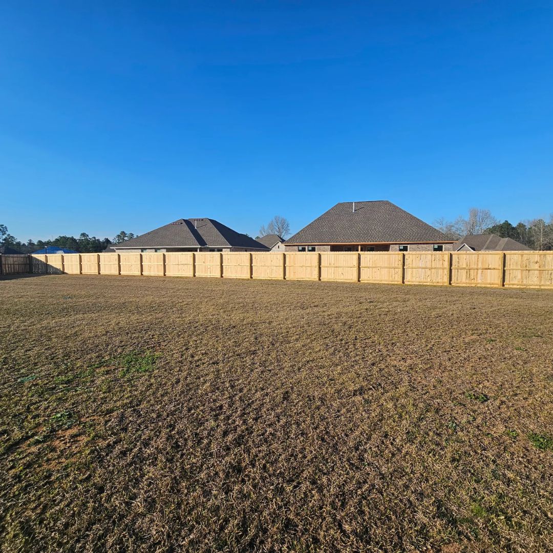 6ft Wood Privacy Fence Installation in Gulfport, MS with Clean Finish and Detail Work